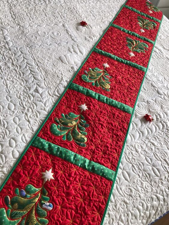 Christmas Tree CLA28122308 Quilted Table Runner