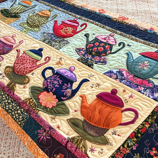 Teapot TAI041024316 Quilted Table Runner