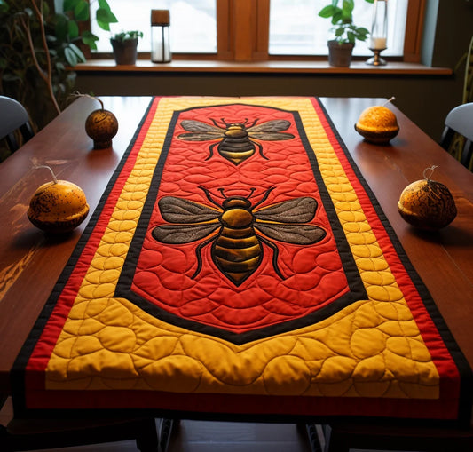 Bee TAI271223047 Quilted Table Runner