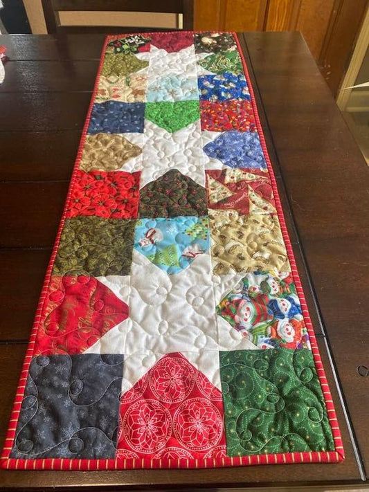 Christmas Star CLA271223015 Quilted Table Runner