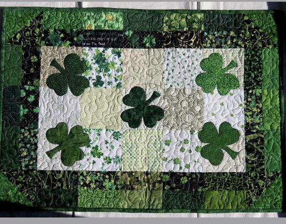 Shamrock CLA28122353 Quilted Placemats