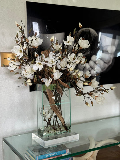 White Magnolias in 16″ Tall Casa Moderna