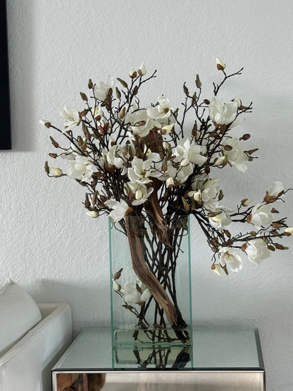 White Magnolias in 16″ Tall Casa Moderna