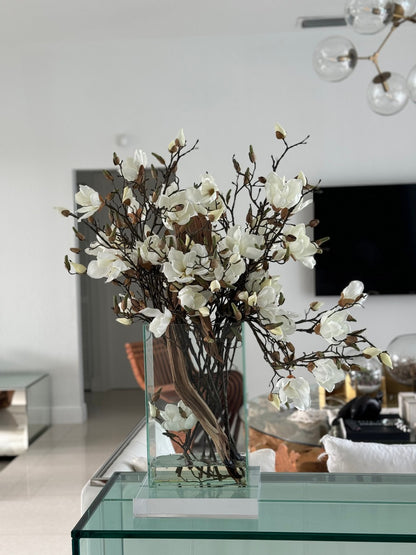 White Magnolias in 16″ Tall Casa Moderna