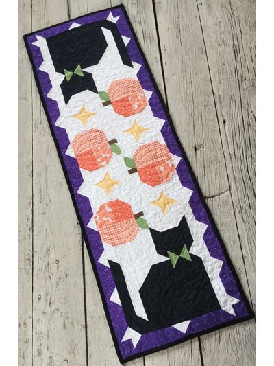 Cat CLA04122316 Quilted Table Runner