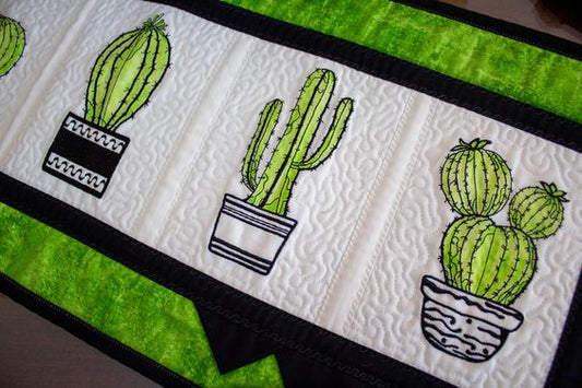 Cactus CLA261223061 Quilted Table Runner