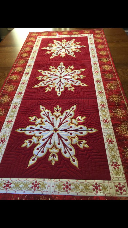 Christmas Flower CLA23112307 Quilted Table Runner