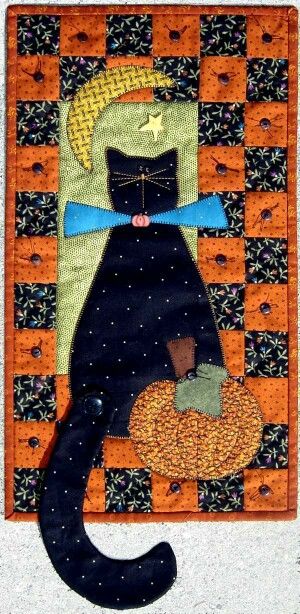 Cat CLA130324121 Quilted Table Runner