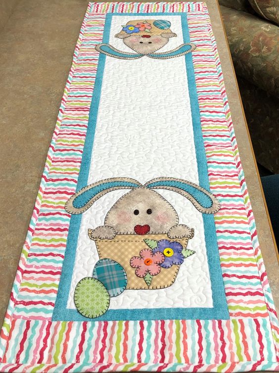 Bunny CLA060123057 Quilted Table Runner