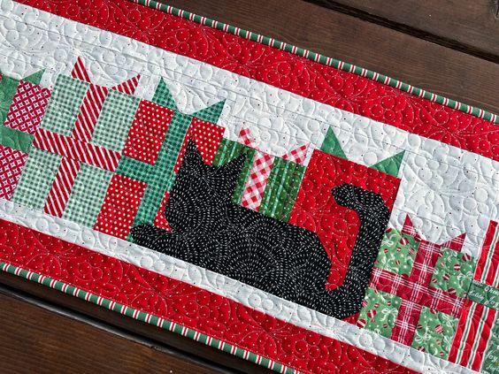 Christmas Cat CLA130324090 Quilted Table Runner