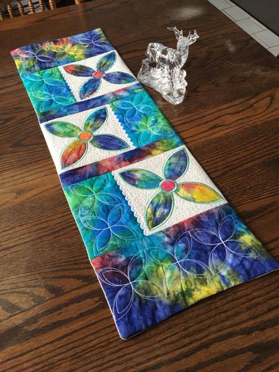 Flower CLA150324148 Quilted Table Runner