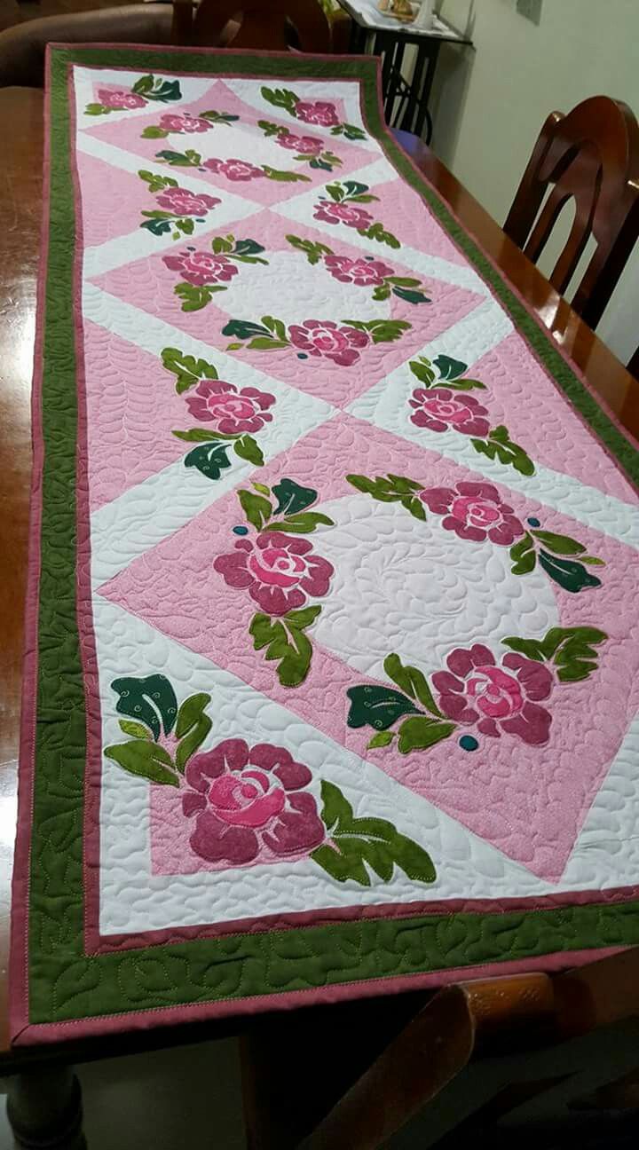 Flower CLA080424055 Quilted Table Runner