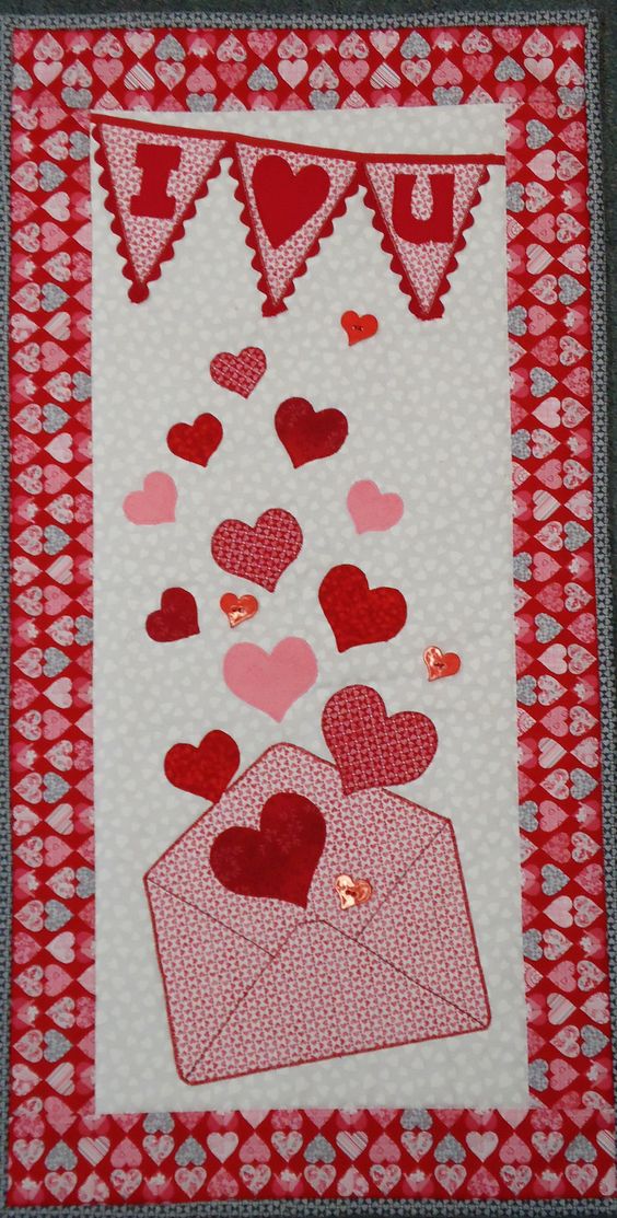 Love Letter CLA140324064 Quilted Table Runner