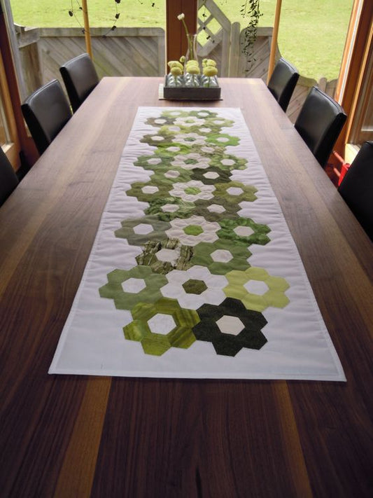 Flower CLA23112305 Quilted Table Runner