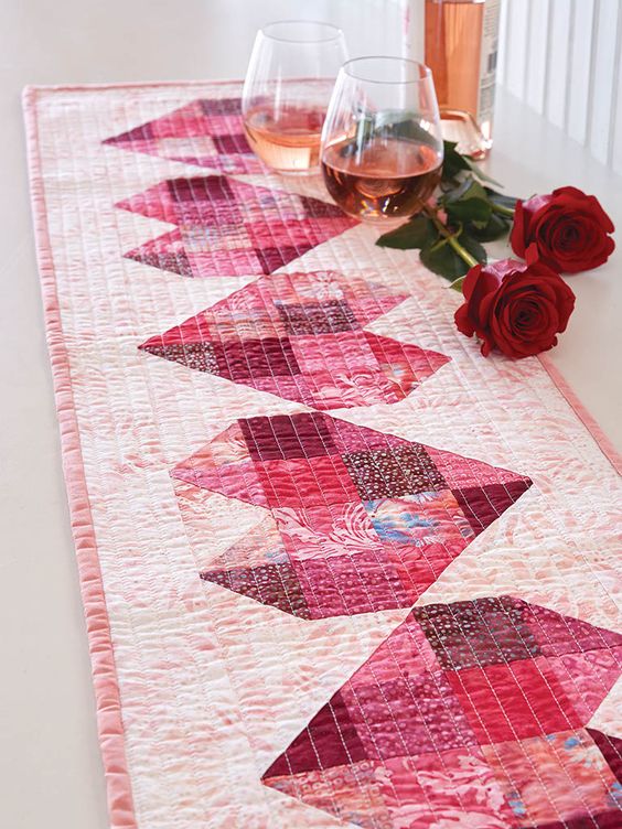 Heart CLA04122318 Quilted Table Runner