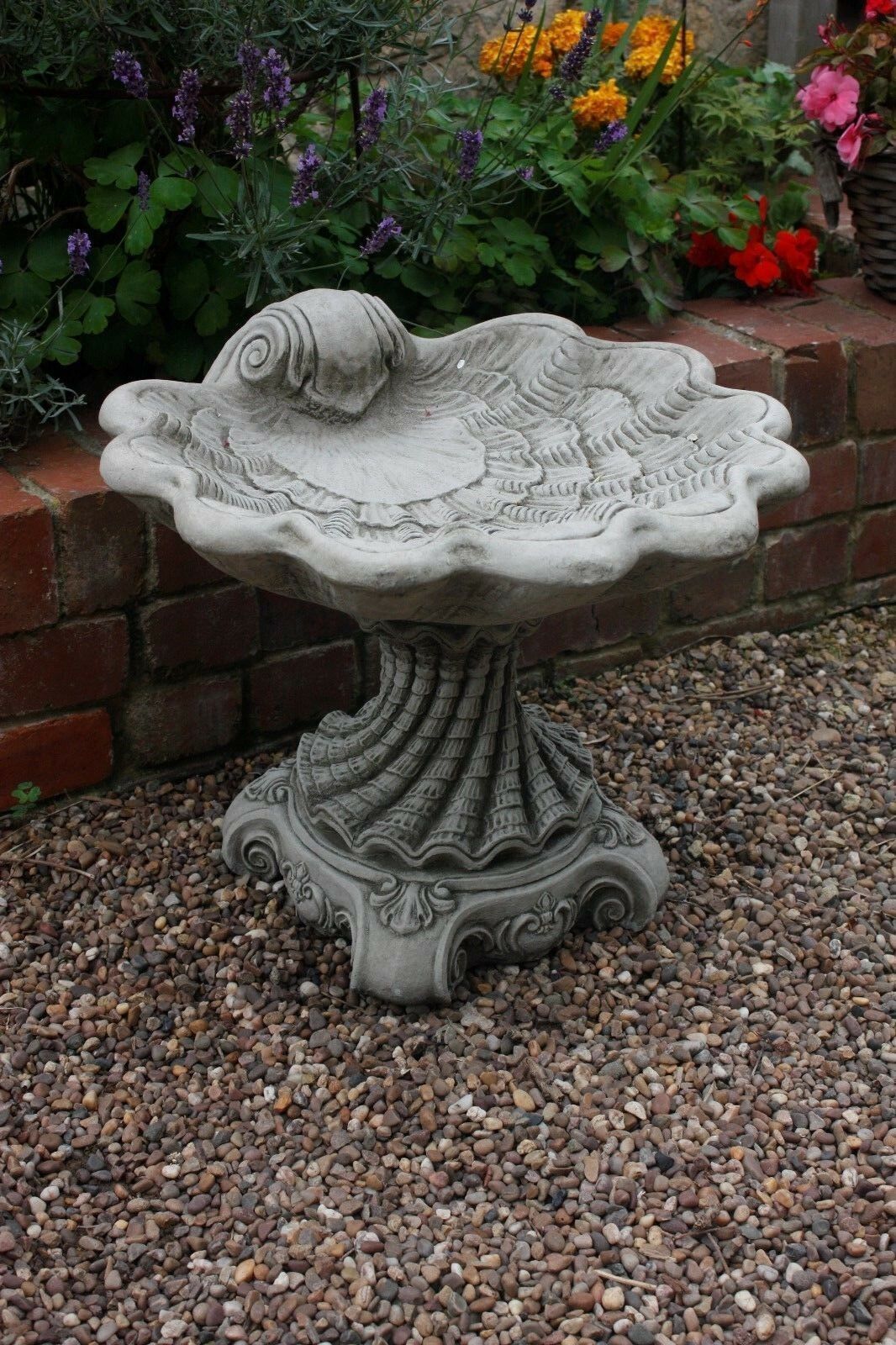 Stunning Stone Shell Sculpture Garden Bird Bath