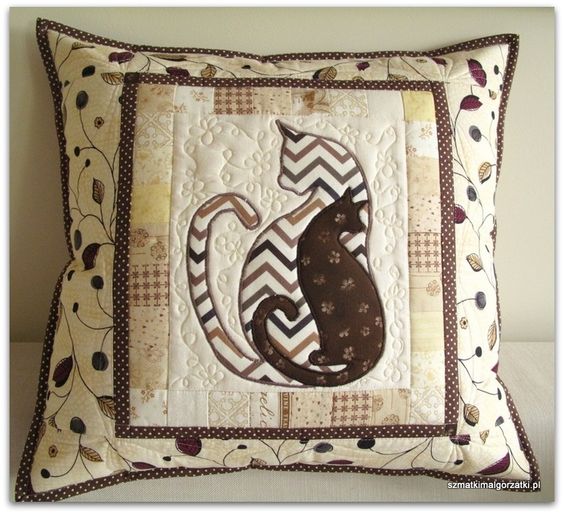 Cat CLA080424086 Quilted Pillow Case