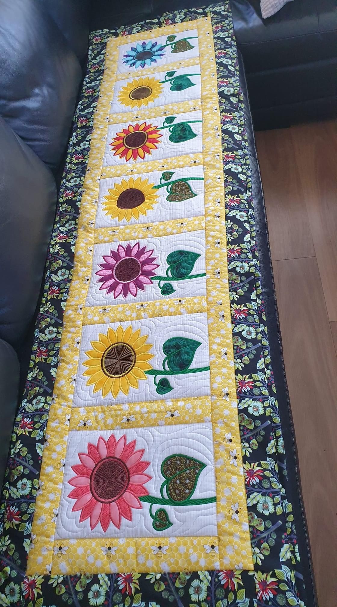 Sunflower CLDY180624076 Quilted Table Runner