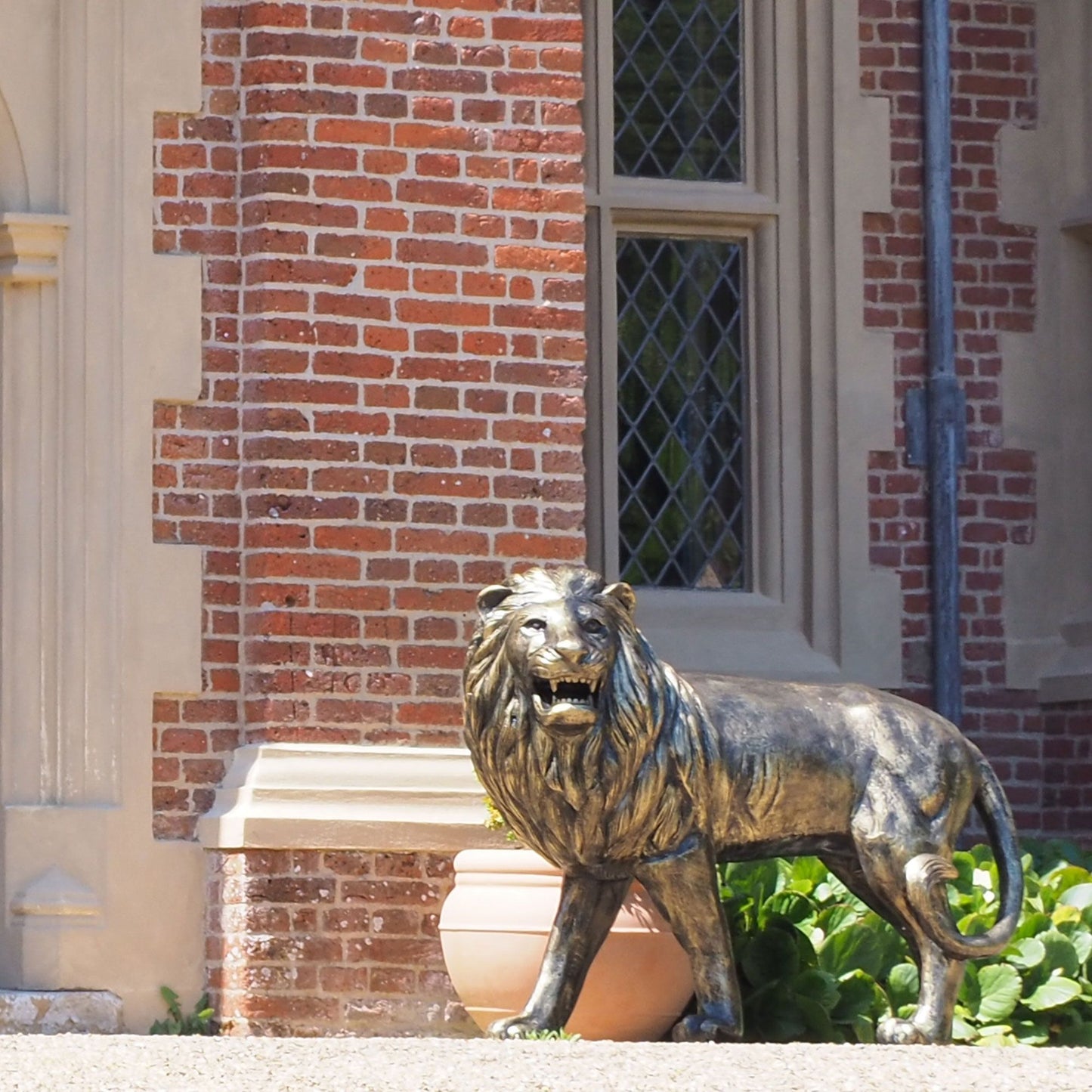 Grand Lion Left Facing Bronze Metal Garden Statue