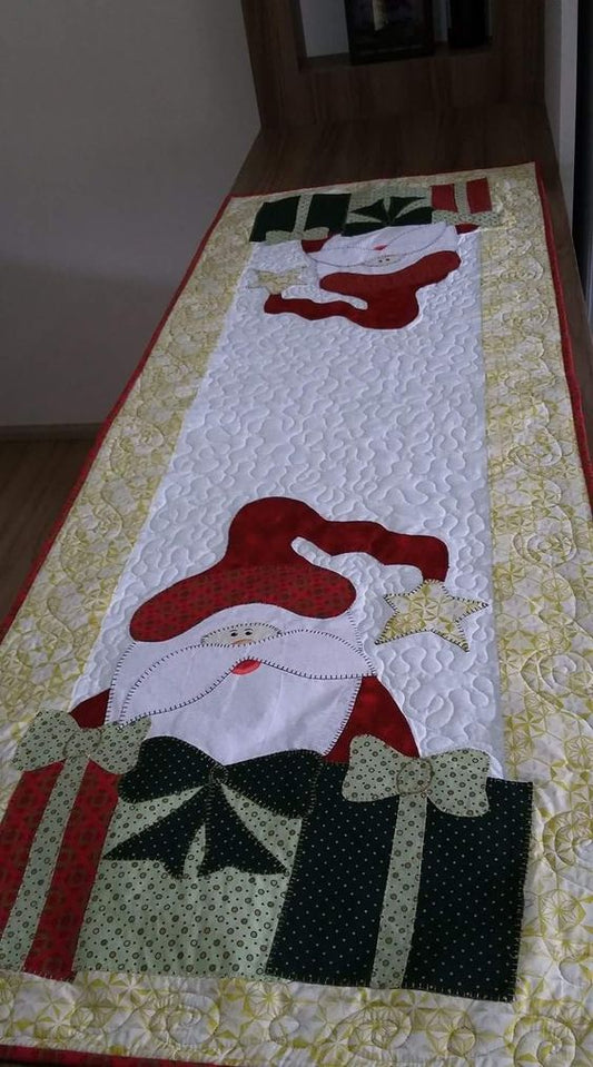 Christmas Santa CLA22112340 Quilted Table Runner