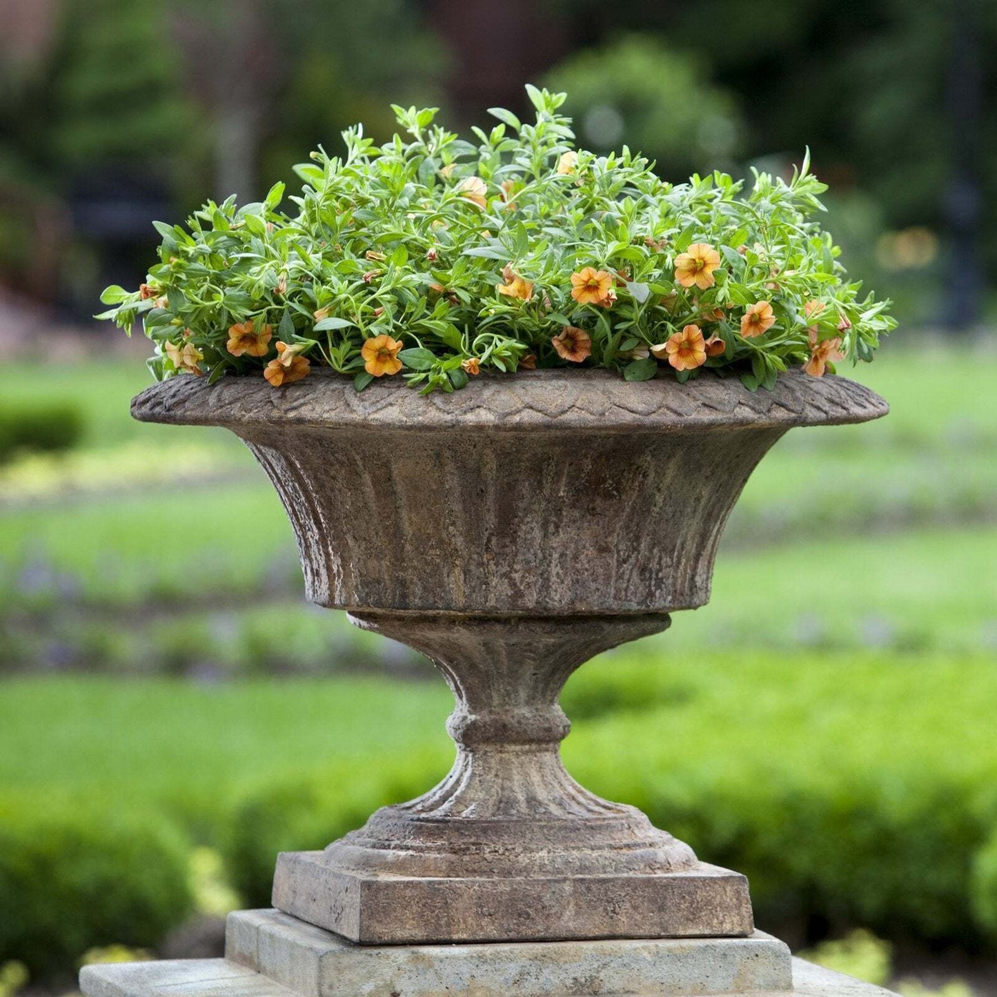 Fluted Valentine Urn Garden Planter