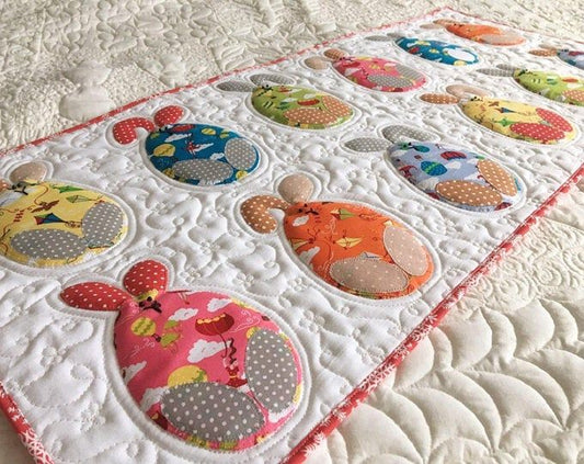 Bunny CLA201223029 Quilted Table Runner