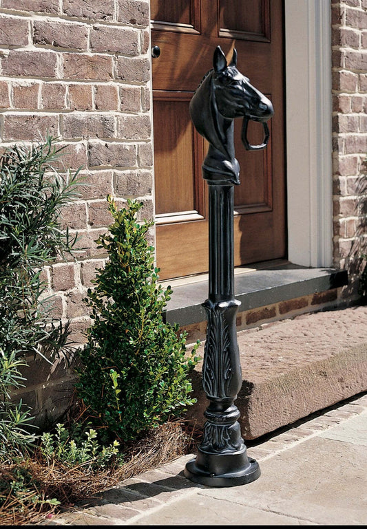 Charleston Horse Head Post