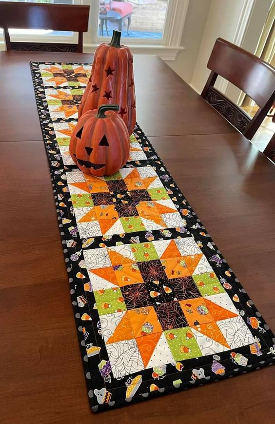 Halloween Pattern CLA060123014 Quilted Table Runner