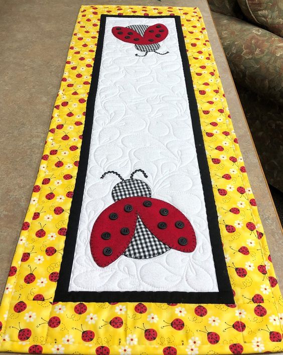 Lady Bug CLA060123052 Quilted Table Runner