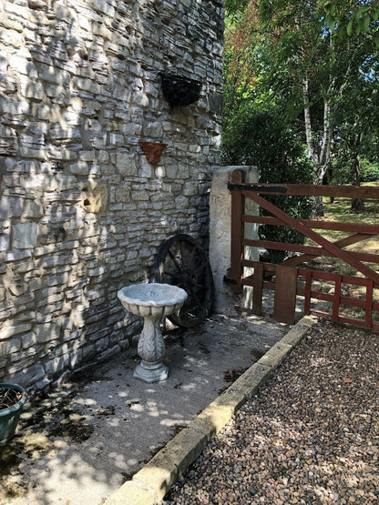 Stunning Large Stone Leaf Design Garden Bird Bath