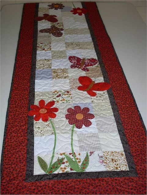 Butterfly CLA261223060 Quilted Table Runner