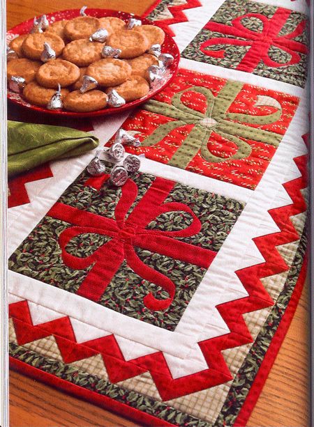 Christmas Gift CLA140324103 Quilted Table Runner