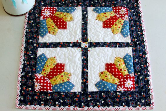 Dresden Flower CLA120324160 Quilted Placemats