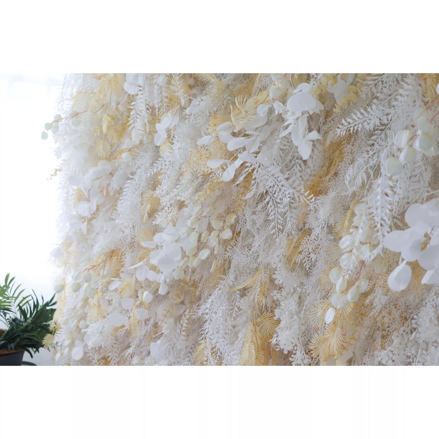 Presents: Golden Gossamer Dreams – A Luminous Artificial Fabric Flower Wall Intertwined with Gilded Petals-VF-208-3