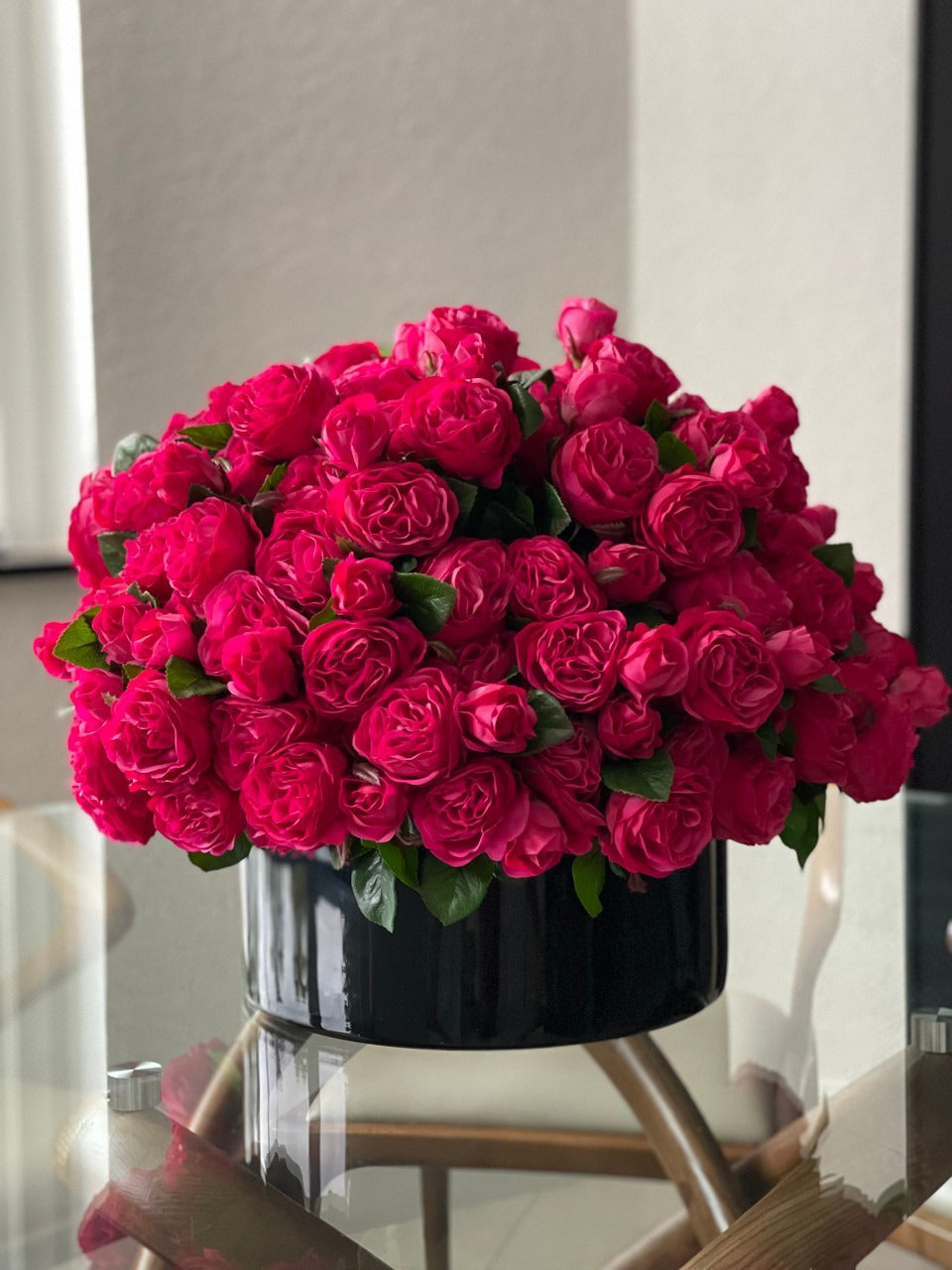 Dark Pink English Roses in Black Glass Plate Vase