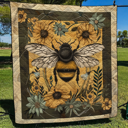 Golden Bee Quilted Blanket NCU0NT033