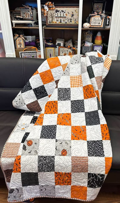 Midnight Haunt Quilted Blanket NCU0PD783