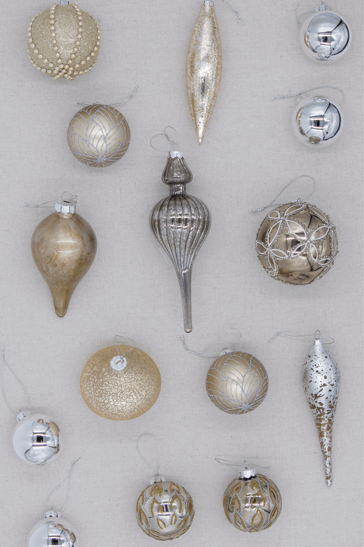 Mixed Metals 15-Piece Glass Ornament Set (Silver-Gold)