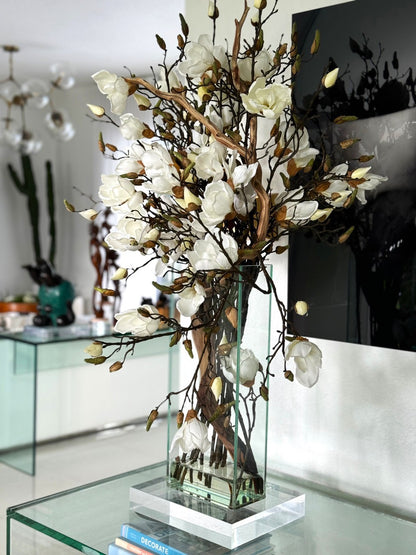 White Magnolias in 20″ Tall Casa Moderna