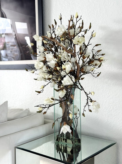 White Magnolias in 20″ Tall Casa Moderna