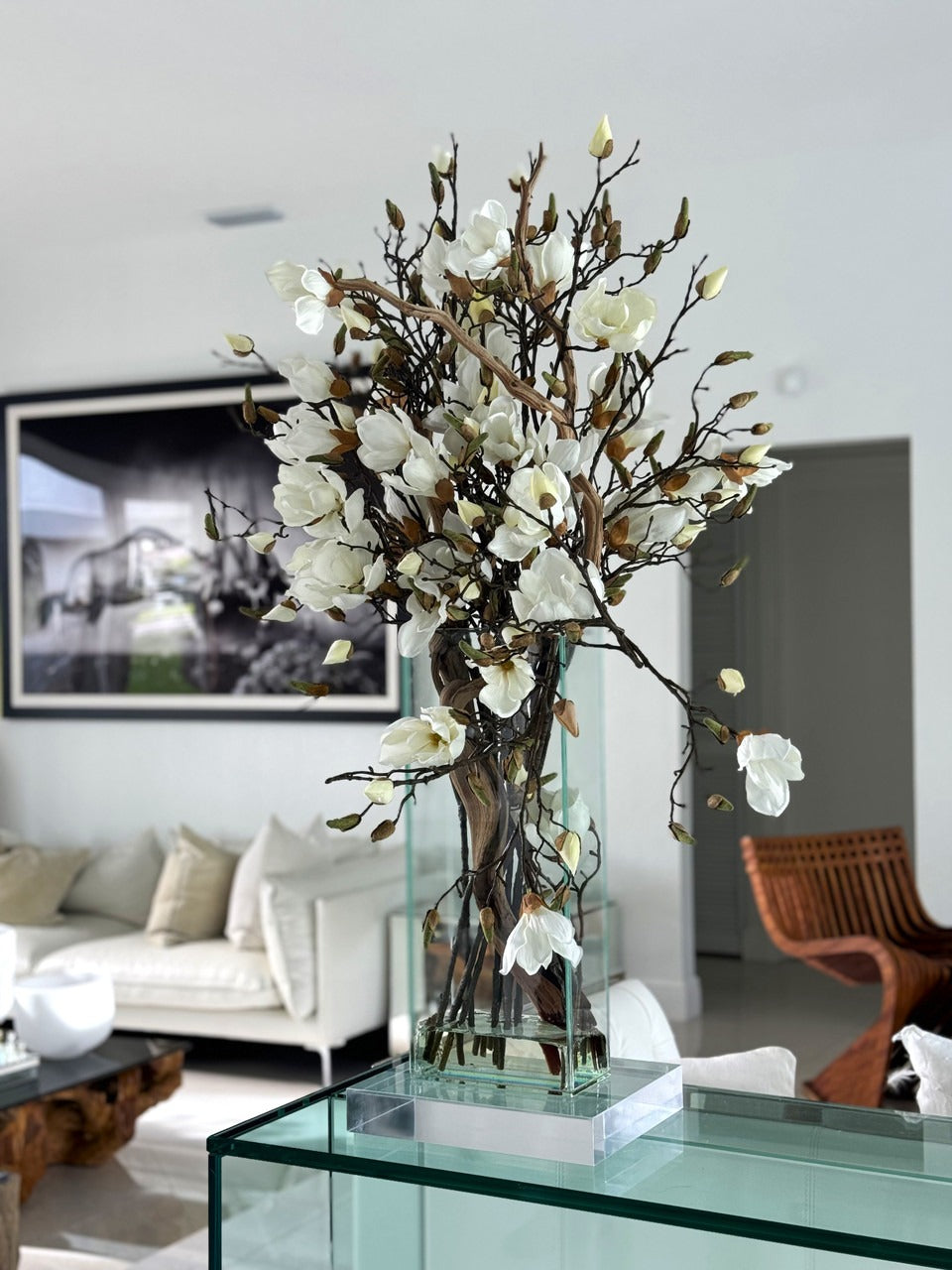 White Magnolias in 20″ Tall Casa Moderna