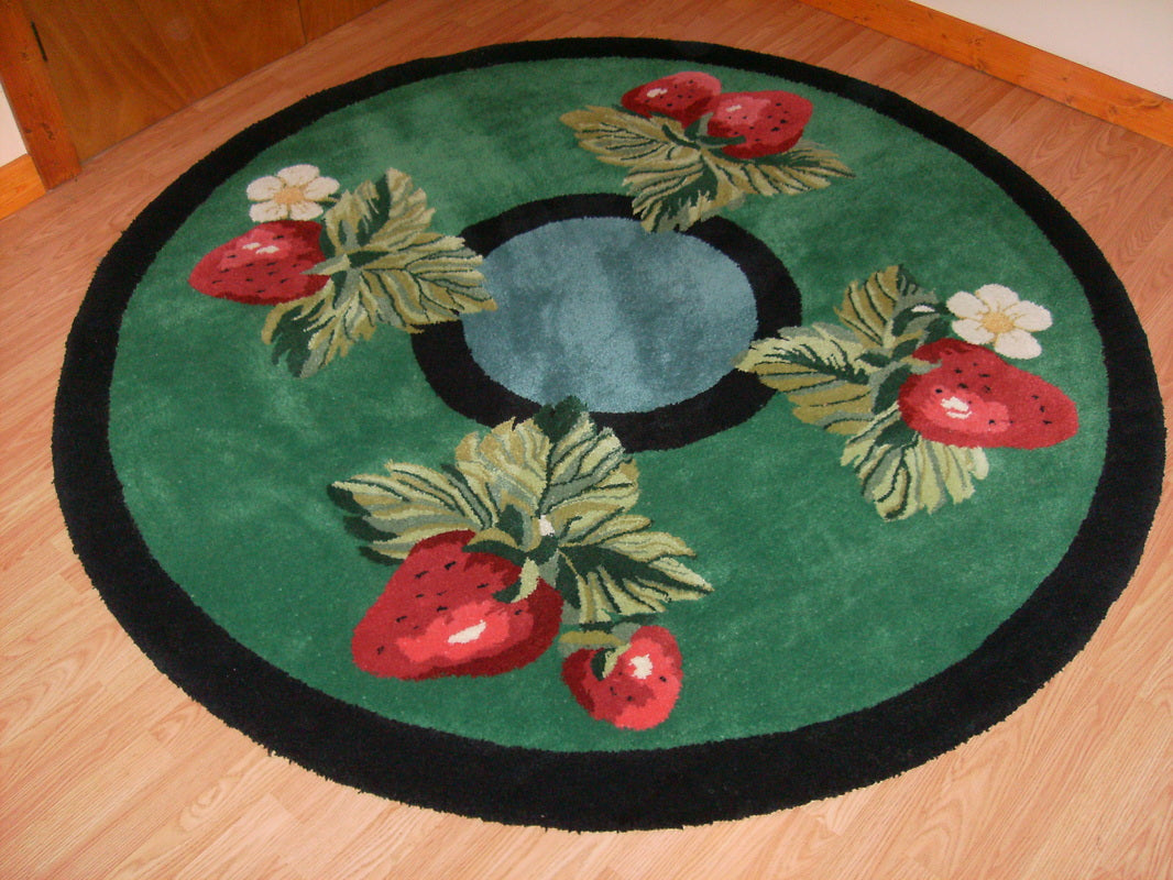 Strawberry CLM1610265TM Round Area Rug