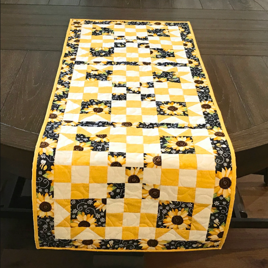 Sunflower CLA240424010 Quilted Table Runner