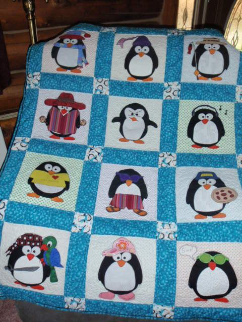 Penguin CLA120324036 Quilt Blanket