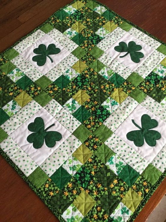 Shamrock St Patrick's Day CLA28122359 Quilt Blanket