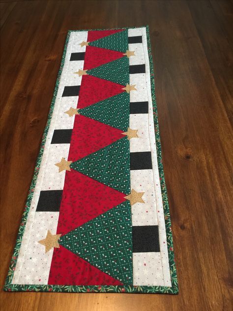 Christmas Tree CLA130324082 Quilted Table Runner