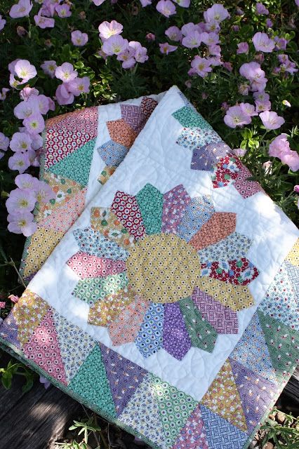 Dresden Flower CLA140324098 Quilted Table Runner