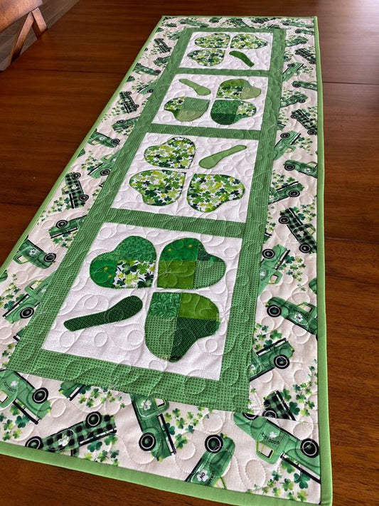 Shamrock CLA140324163 Quilted Table Runner