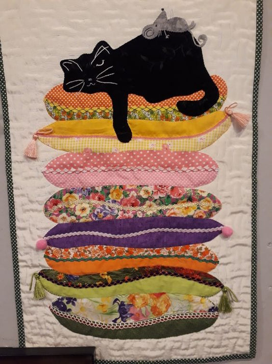 Cat CLA140324090 Quilted Table Runner