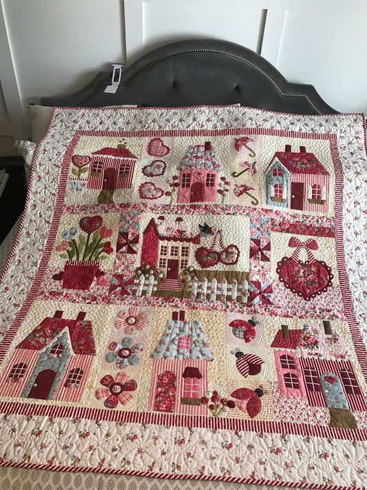 Valentine Houses CLDY040724094 Quilt Blanket